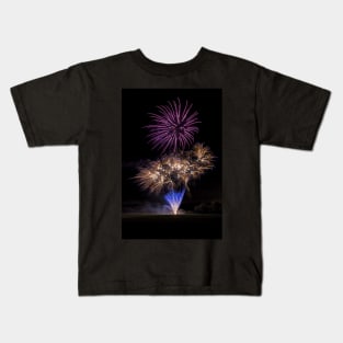 Be a light in the darkness Kids T-Shirt